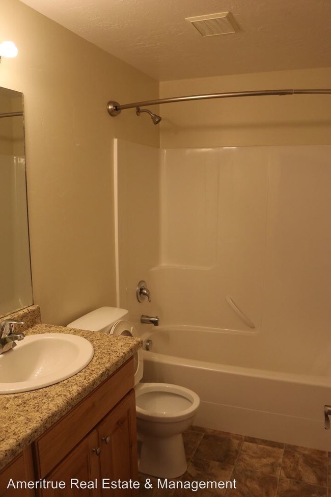 Building Photo - 18 S 2000 E