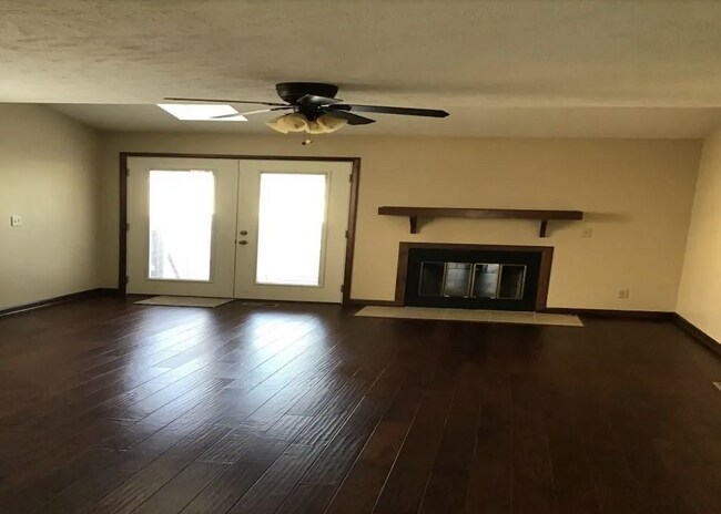 Foto del edificio - 1336 N Forest Dr
