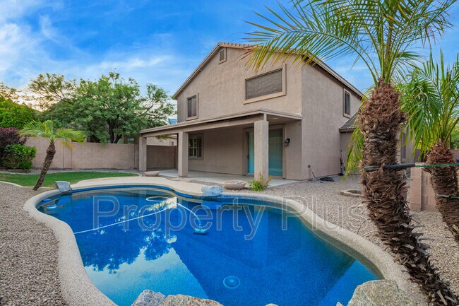 Foto del edificio - 8355 W Molly Ln