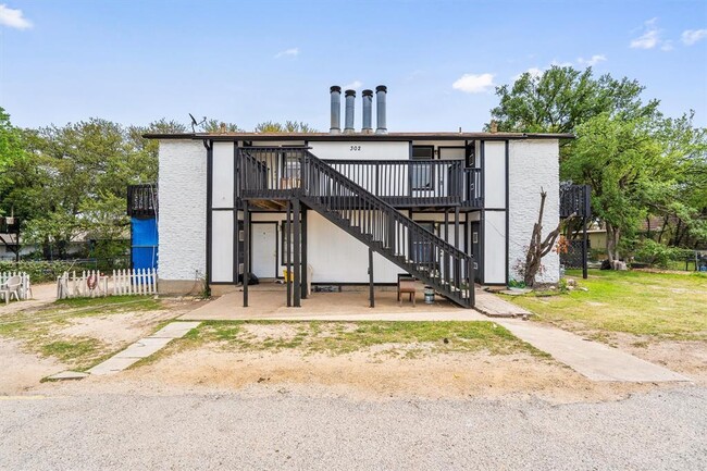 Foto del edificio - 302 Hedgewood Dr