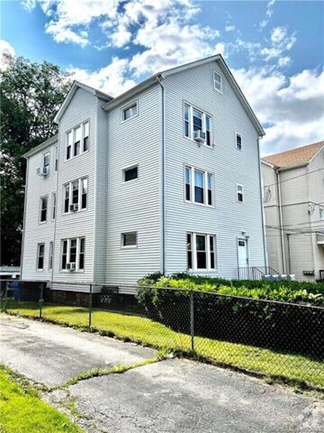 Building Photo - 67 Brooklawn St