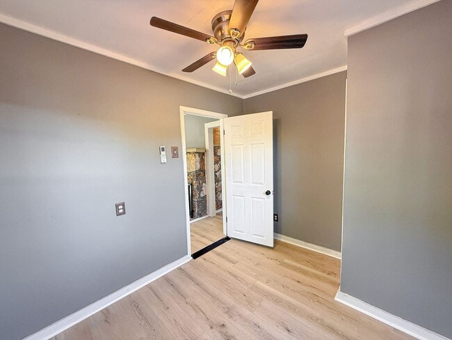 Building Photo - AVAILABLE NOW 2B/1B Lake View Living in the Heart of Osage Beach