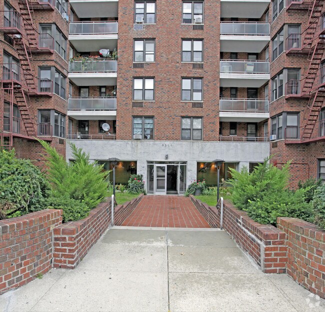 Foto del edificio - 9511 Shore Rd