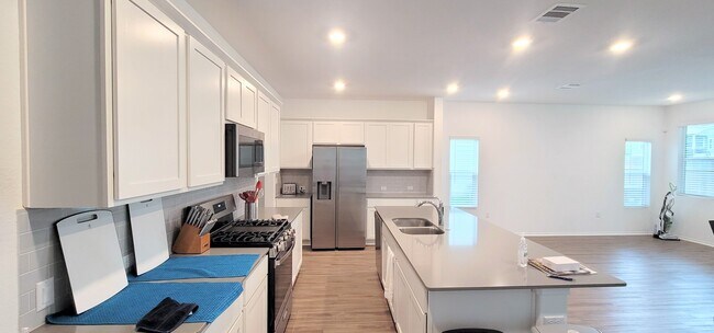 Foto del edificio - 1100 Winnie Dr