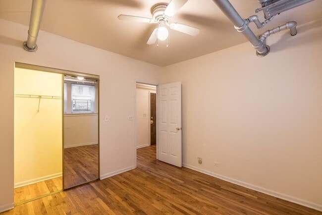 Foto del edificio - 722 W Barry Ave