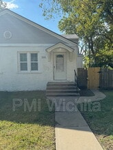 Building Photo - 1537 N Holyoke St