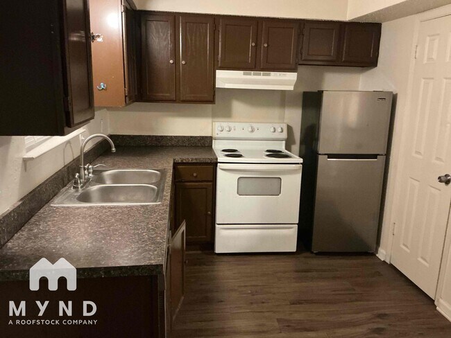 Foto del edificio - 2806 Wimbledon Ct