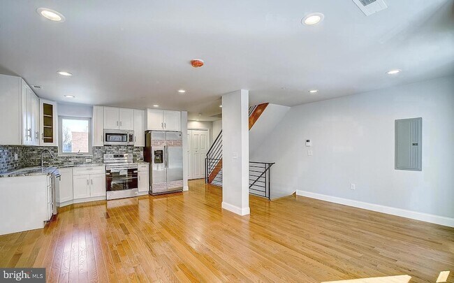 Foto del edificio - 1249 N 17th St