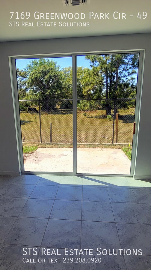 Foto del edificio - 7169 Greenwood Park Cir