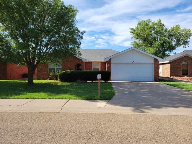 Building Photo - GREAT HOME IN NORTHEAST CLOVIS NEAR MESA S...