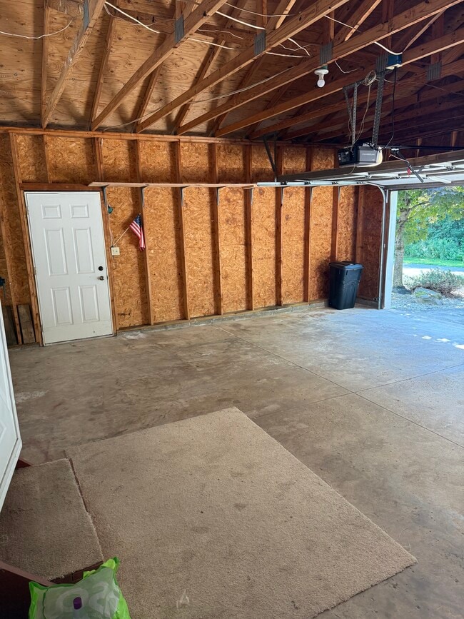 Building Photo - 12 Twin Willows Dr