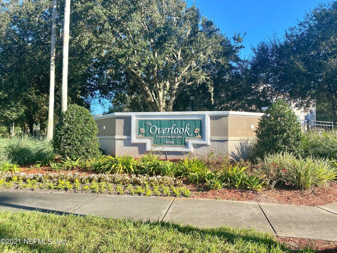 Primary Photo - 10550 Baymeadows Rd