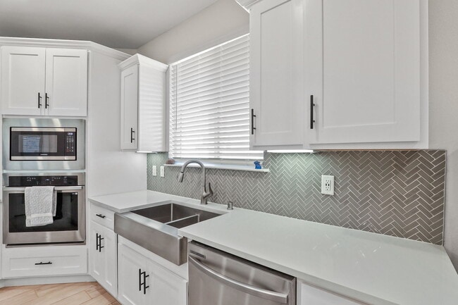 Building Photo - 13070 Cleethorpes St