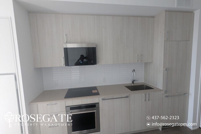 Building Photo - Modern 1-Bedroom Condo in the Heart of Oakville — With Internet, EV Parking & Locker Included!