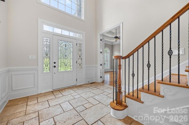 Foto del edificio - 334 Stonecliff Ln