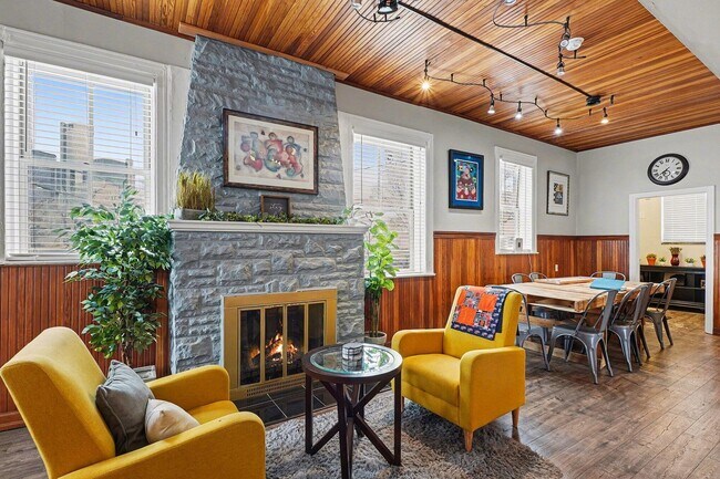 Foto del edificio - 1391 Woodbridge St