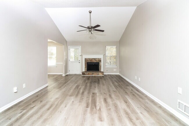 Foto del edificio - 2959 Jamey Ln