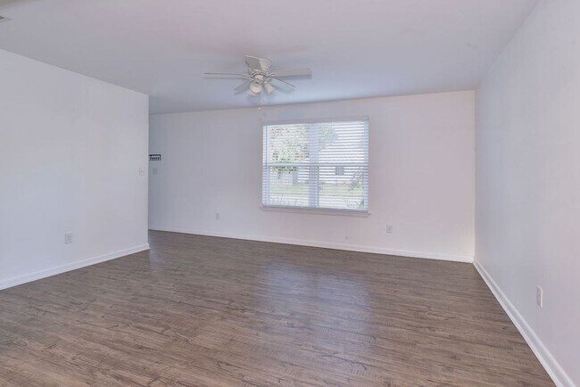 Foto del edificio - 812 Stony Dr