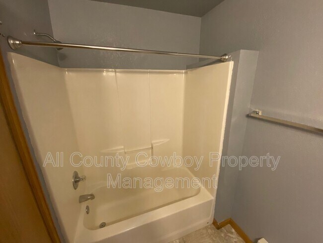 Foto del edificio - 1557 W Jefferson St