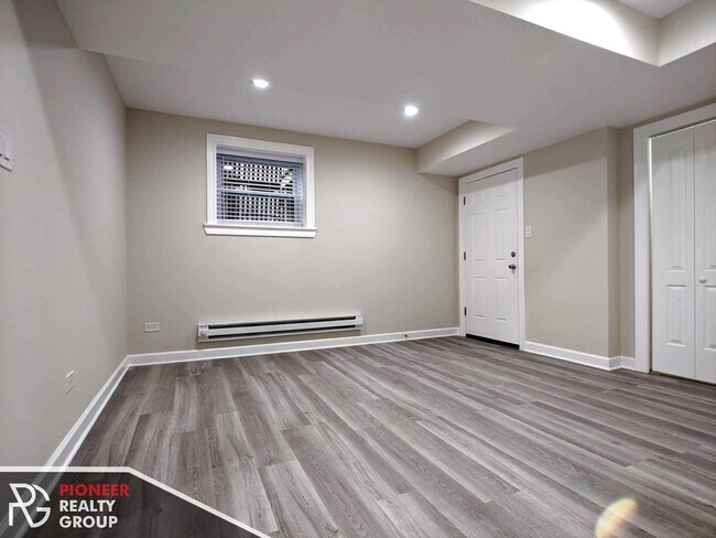 Foto del edificio - 730 W Roscoe St