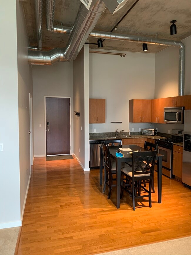 Entry/Kitchen - 3701 Arapahoe Ave Unit 107