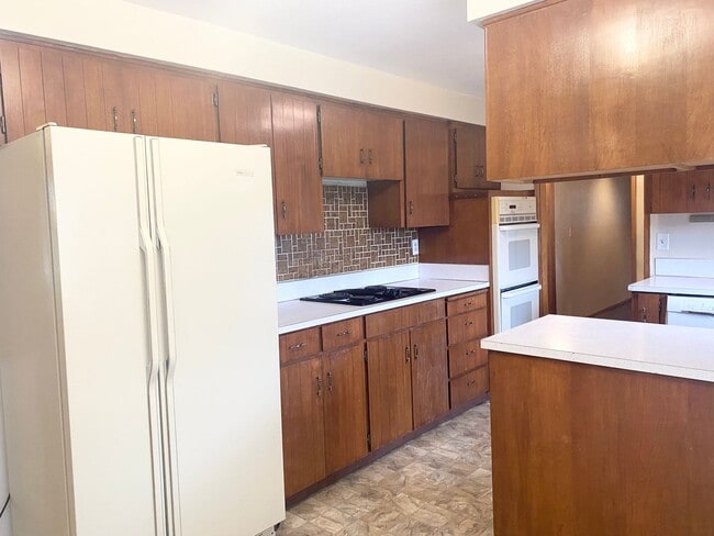 Building Photo - Adorable 3BD Home in Beavercreek with private yard!!