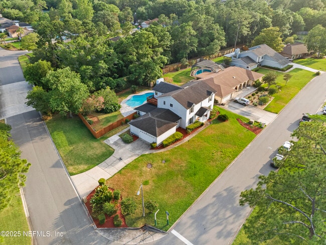 Building Photo - 2450 Fallen Tree Dr W