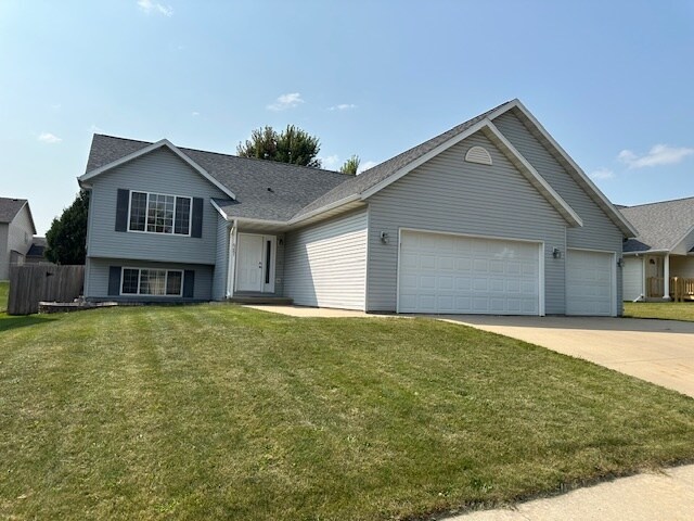 Foto principal - 6287 Fairway Dr NW