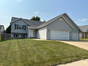 Building Photo - 6287 Fairway Dr NW