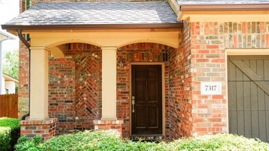 Building Photo - 7317 Brecourt Manor Way