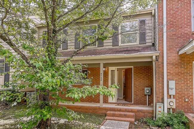 Foto del edificio - 4732 Winters Chapel Rd