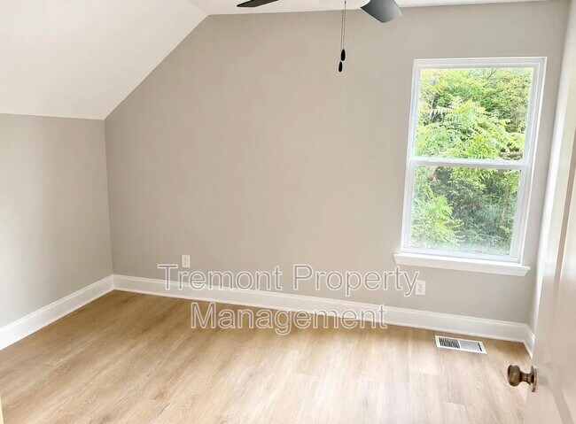 Foto del edificio - 2708 E 21st St