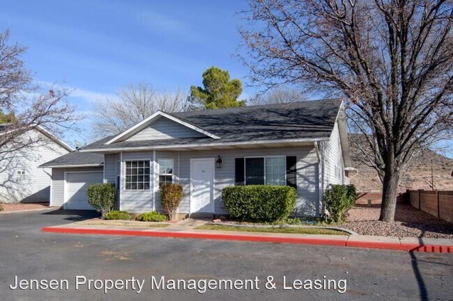 Building Photo - 3 br, 2 bath House - 1015 S. River Road #44