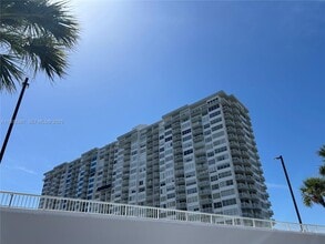 Building Photo - 18031 Biscayne Blvd