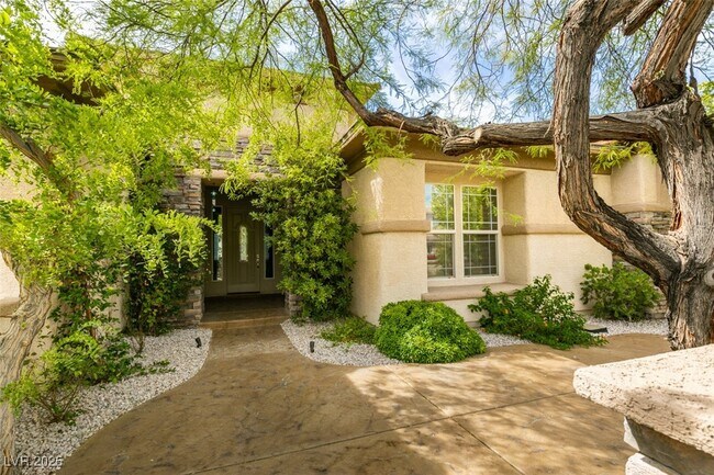 Building Photo - 1704 Cypress Manor Dr