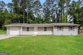 Building Photo - 1947 Valley Woods Dr