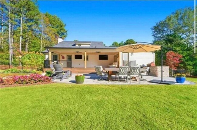 Building Photo - 5006 Suwanee Dam Rd