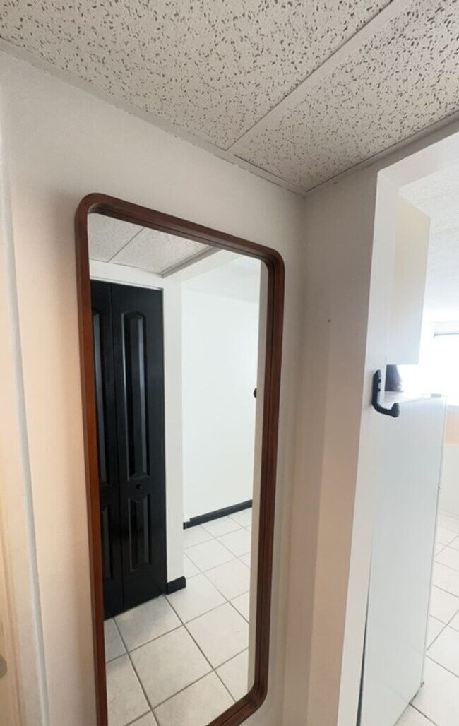 Foto del edificio - University Towers- Studio Apartment- Available for Fall 2025!