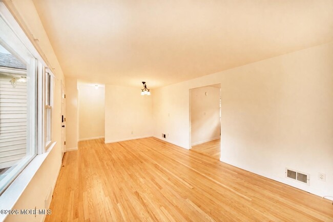 Foto del edificio - 32 Lake Ave