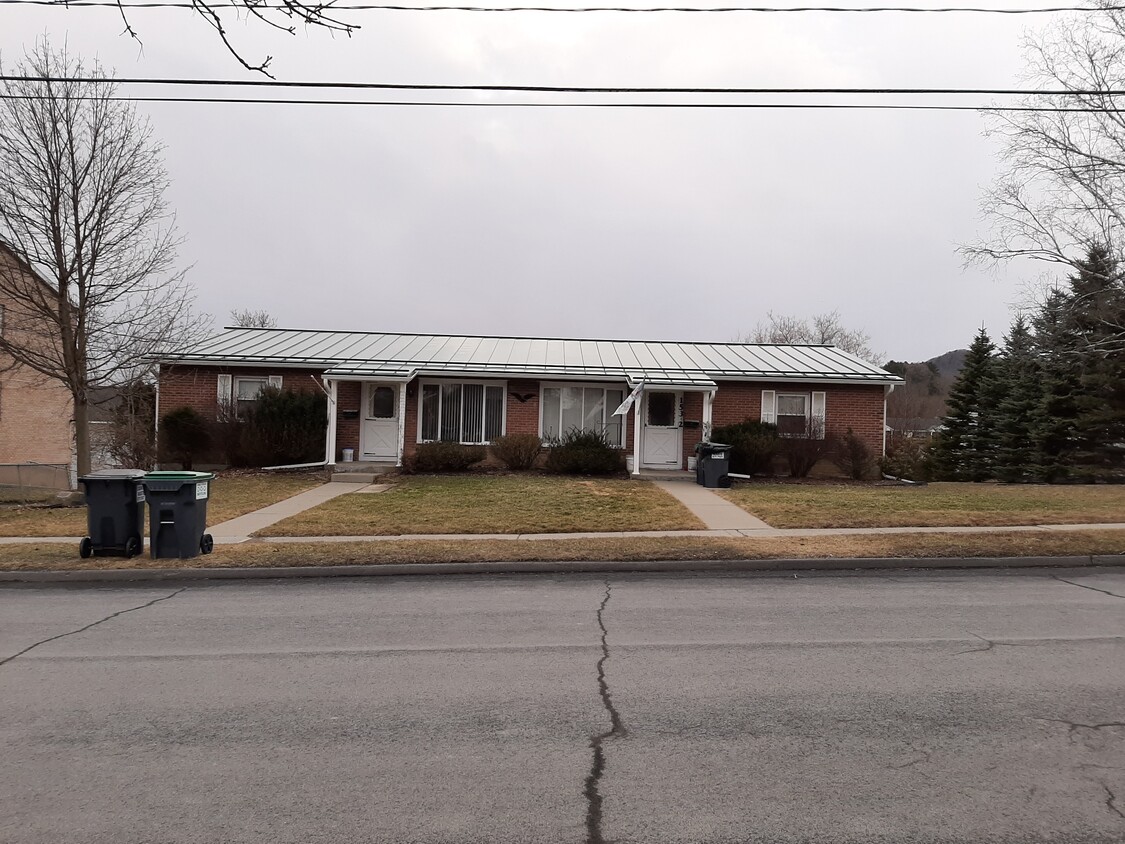 153 Campus Drive - 153 Campus Dr