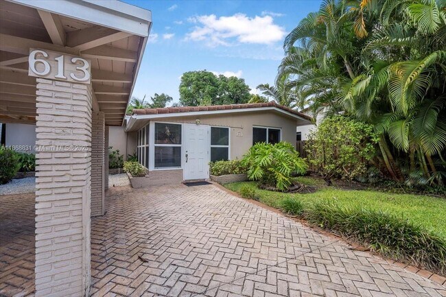 Foto del edificio - 613 NE 17th Terrace