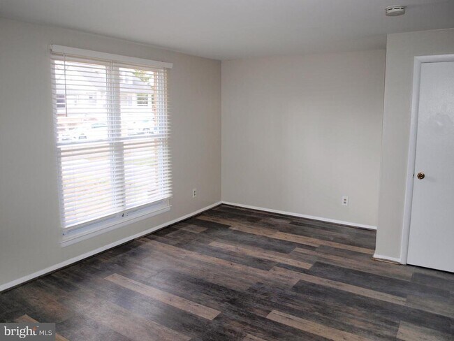 Foto del edificio - 12 W Wayne Terrace