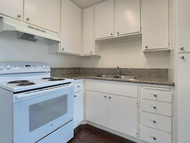 Foto del edificio - 1 Bedroom, 1 Bath - 55+ Senior Living Comm...