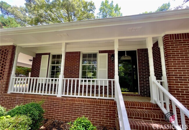 Building Photo - 403 Plantation Dr