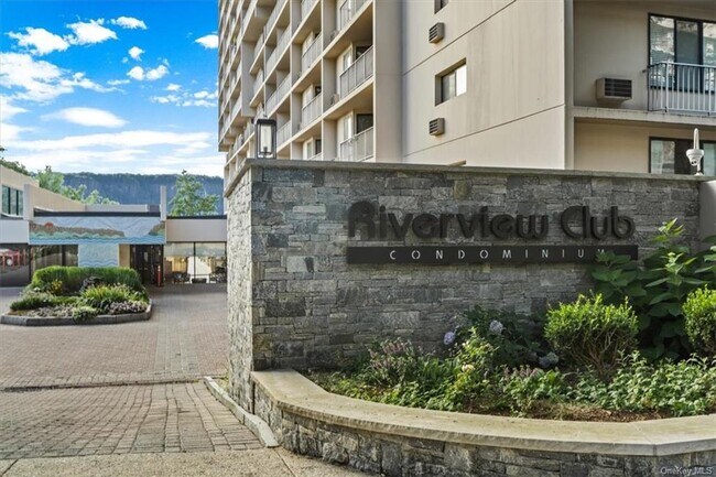 Foto del edificio - 1155 Warburton Ave
