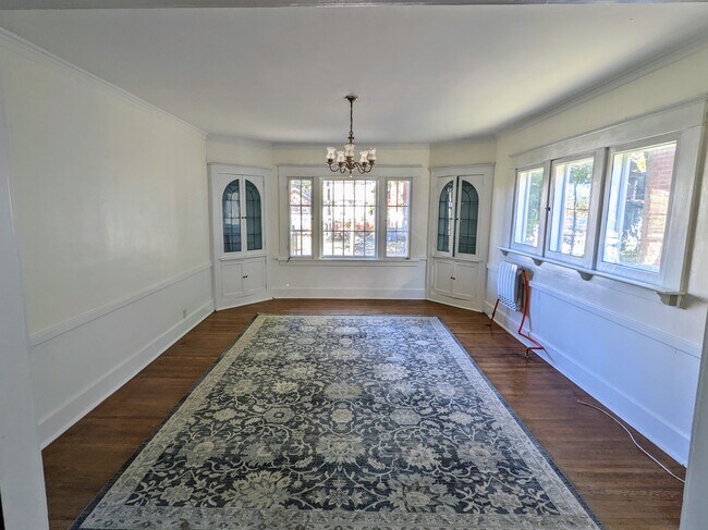 Dining Room - 220 W 12th St