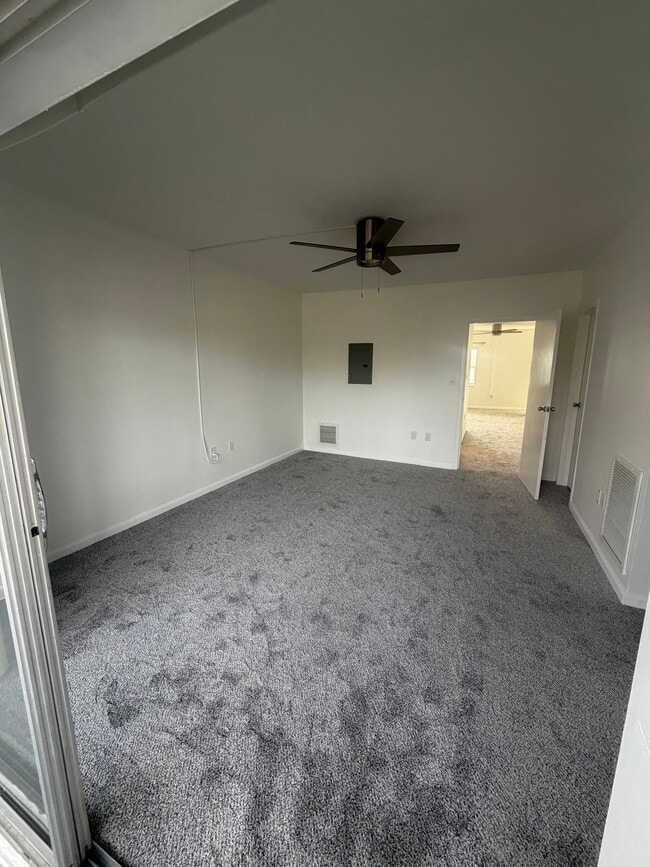 Foto del edificio - 7321 Central Ave