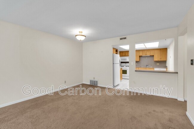 Foto del edificio - 2697 Baseline Rd