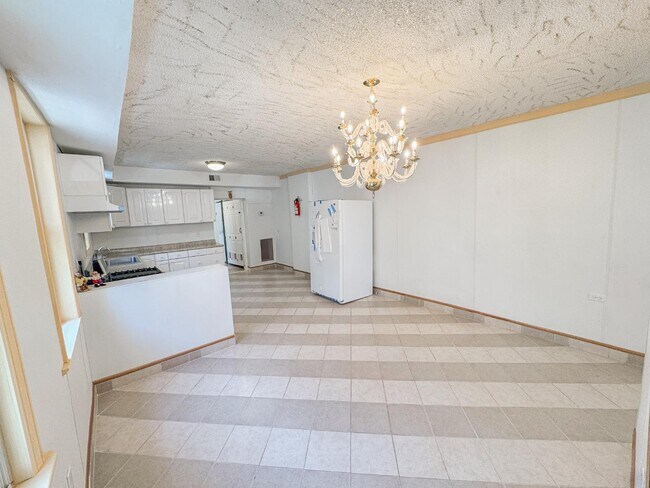 Building Photo - 1104 Adriatic Ave