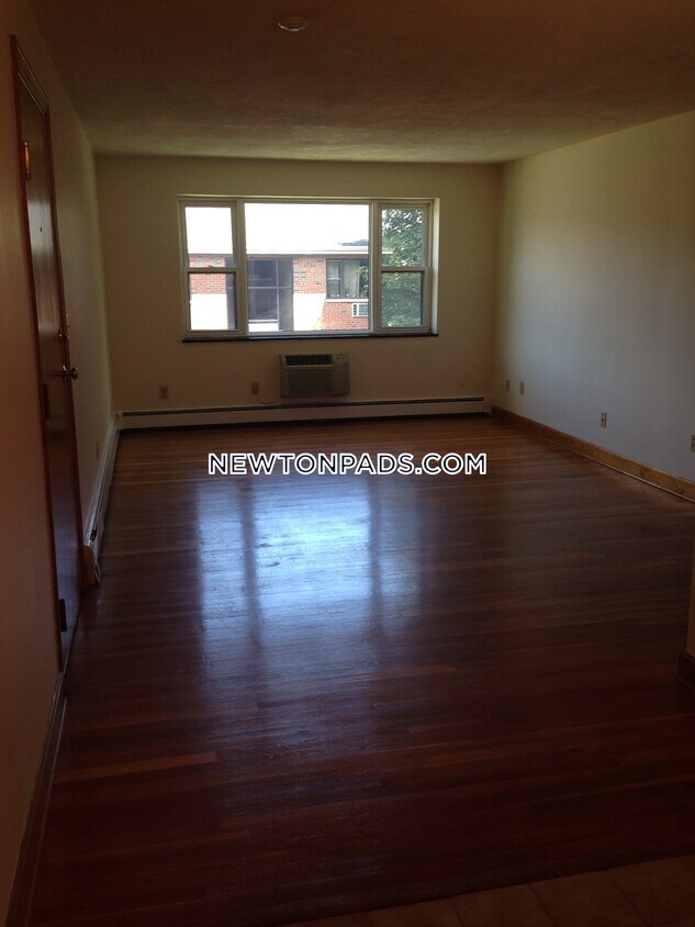 Building Photo - 288 Grove St